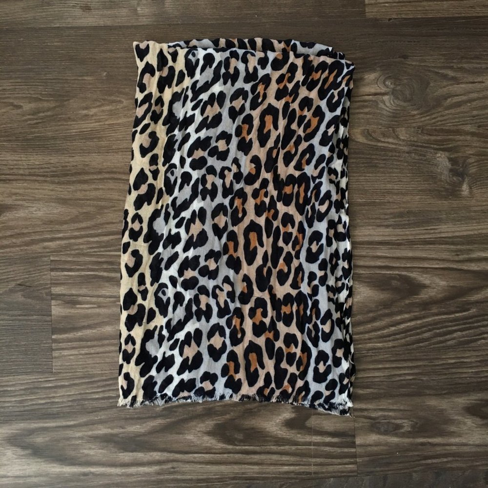 Leopard Print Scarf - Picture 3 of 7